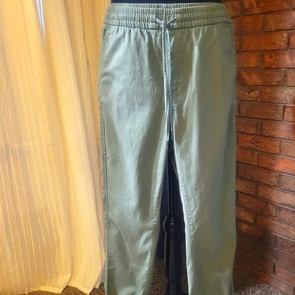 GAP Women's Cotton Twill Elastic Waist Jogger (Lt. Olive) - Size M - Picture 1 of 10